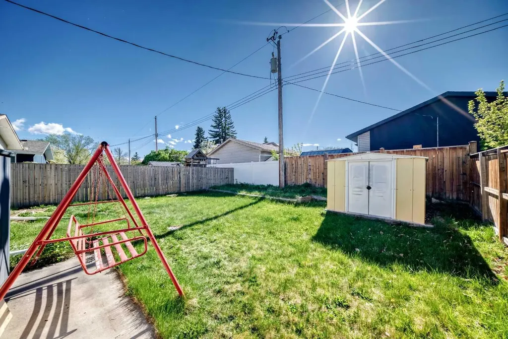 7807 20a Street SE Calgary AB T2C1M7