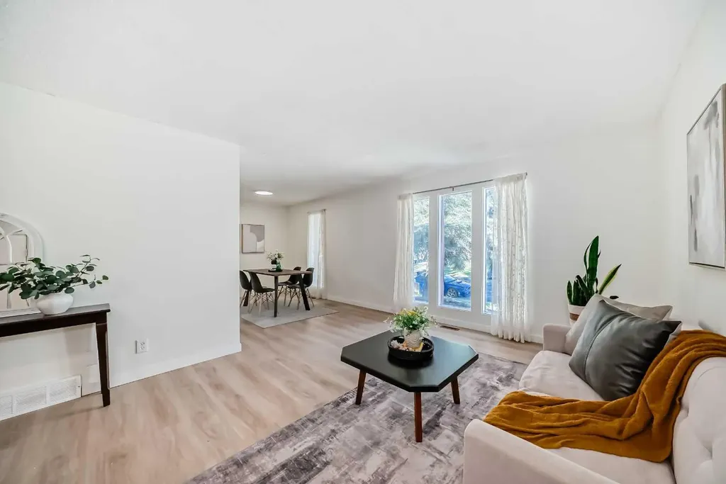 7807 20a Street SE Calgary AB T2C1M7