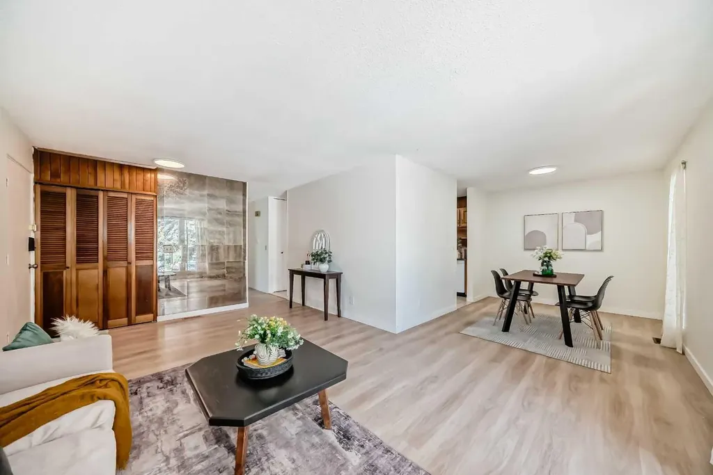 7807 20a Street SE Calgary AB T2C1M7