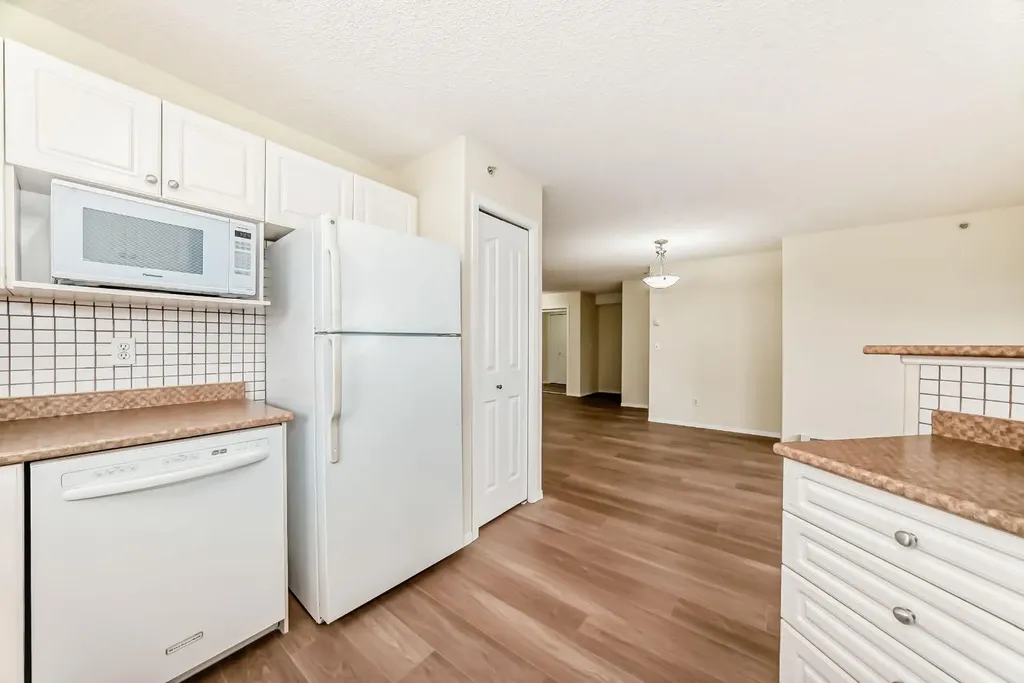 2280 68 Street NE Calgary AB T1Y 7M1