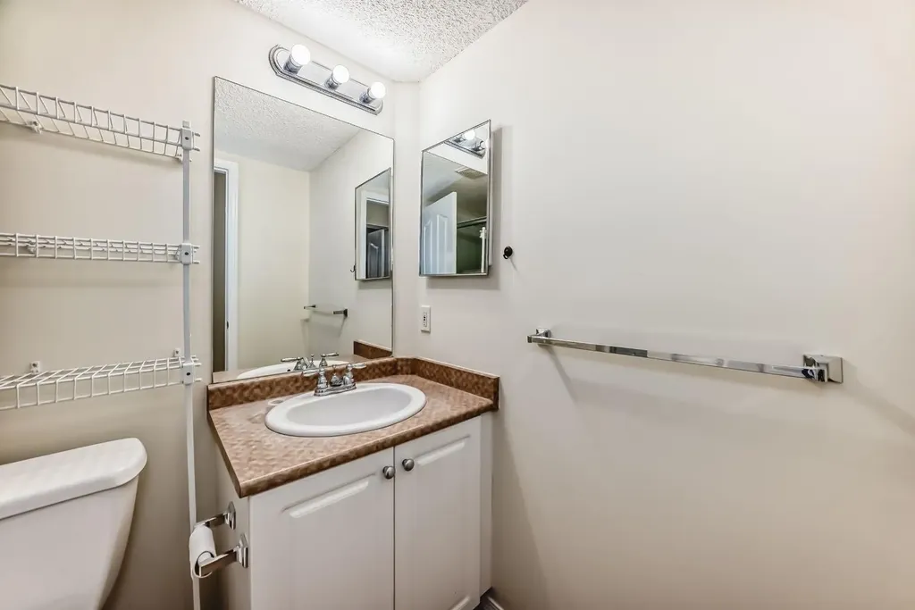 2280 68 Street NE Calgary AB T1Y 7M1