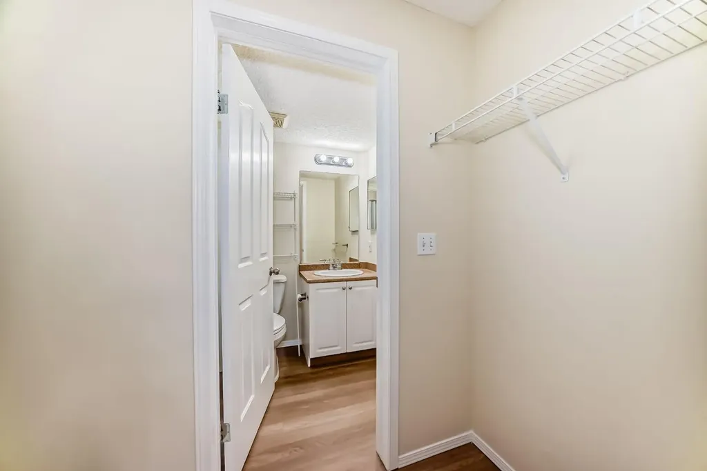2280 68 Street NE Calgary AB T1Y 7M1