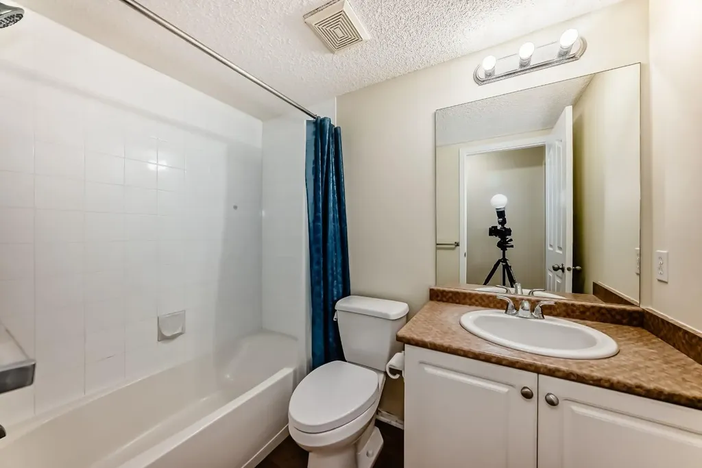 2280 68 Street NE Calgary AB T1Y 7M1