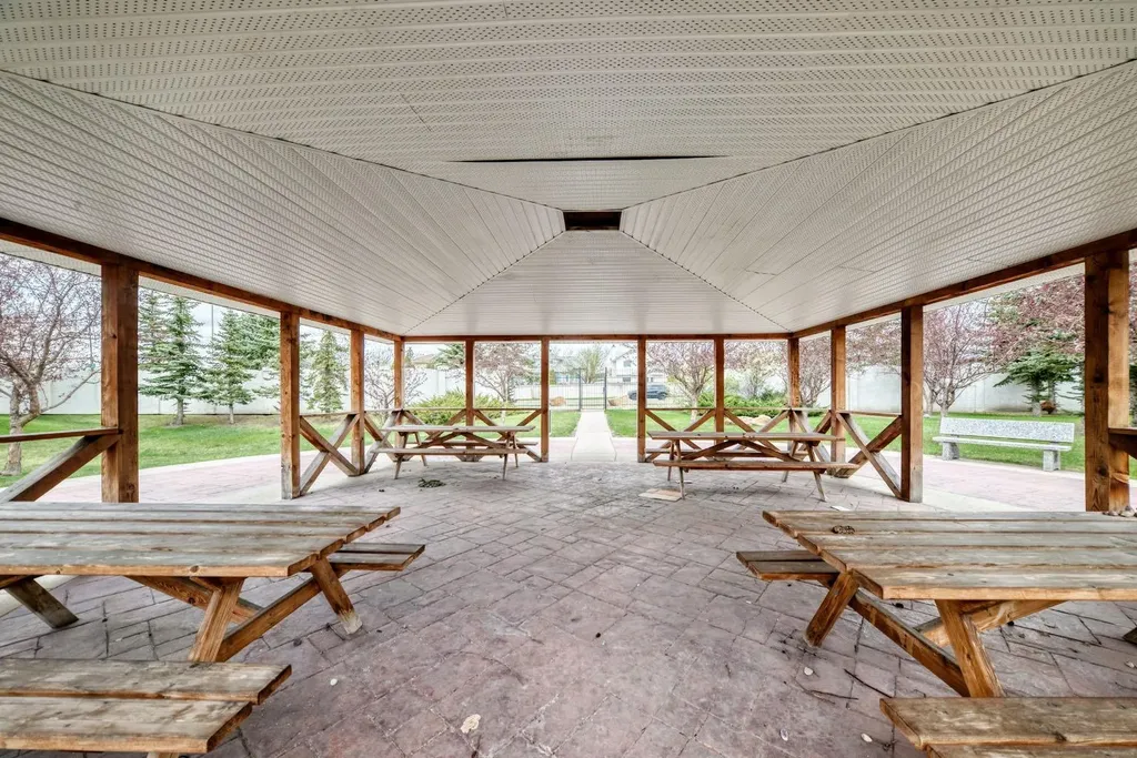 2280 68 Street NE Calgary AB T1Y 7M1