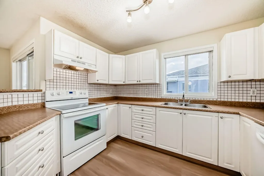 2280 68 Street NE Calgary AB T1Y 7M1