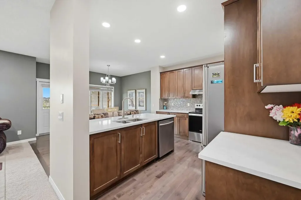156 Skyview Shores Manor NE Calgary AB T3N 1B4