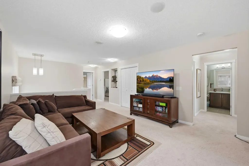 156 Skyview Shores Manor NE Calgary AB T3N 1B4
