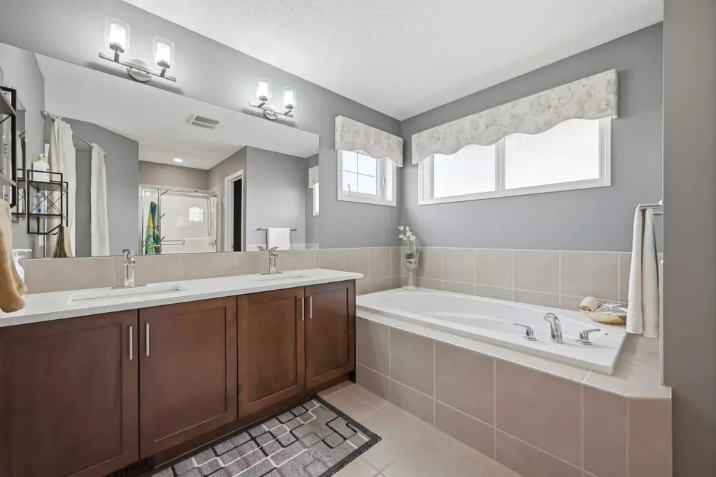 156 Skyview Shores Manor NE Calgary AB T3N 1B4