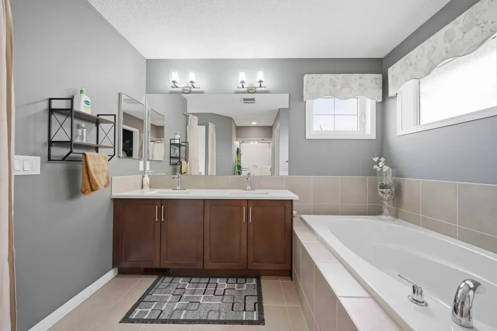156 Skyview Shores Manor NE Calgary AB T3N 1B4