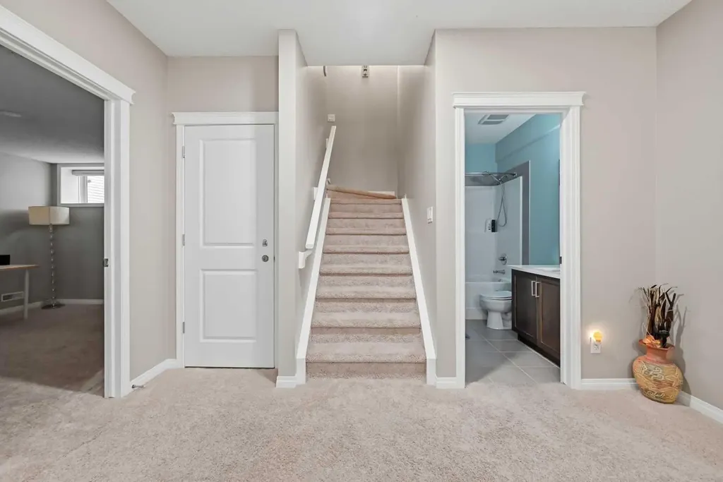 156 Skyview Shores Manor NE Calgary AB T3N 1B4
