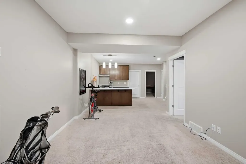 156 Skyview Shores Manor NE Calgary AB T3N 1B4