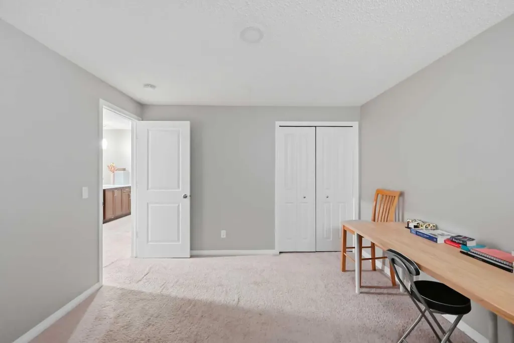156 Skyview Shores Manor NE Calgary AB T3N 1B4