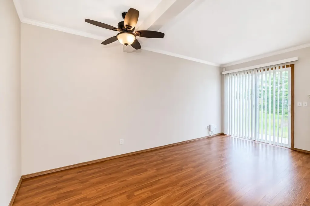 152 Country Hills Villas NW Calgary AB T3K 4S8