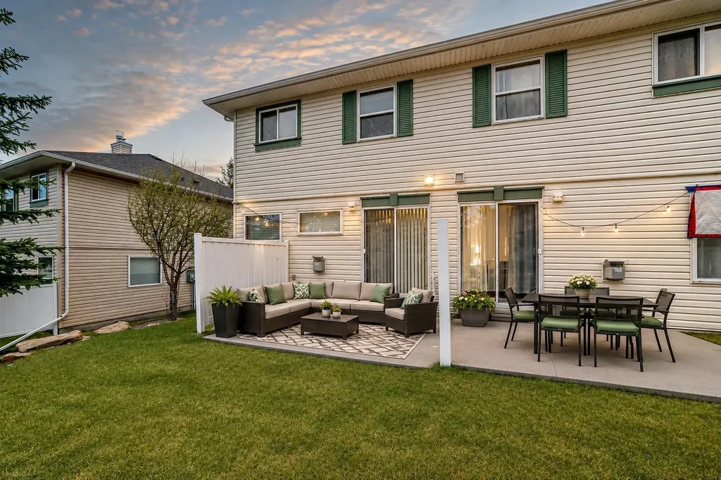 152 Country Hills Villas NW Calgary AB T3K 4S8