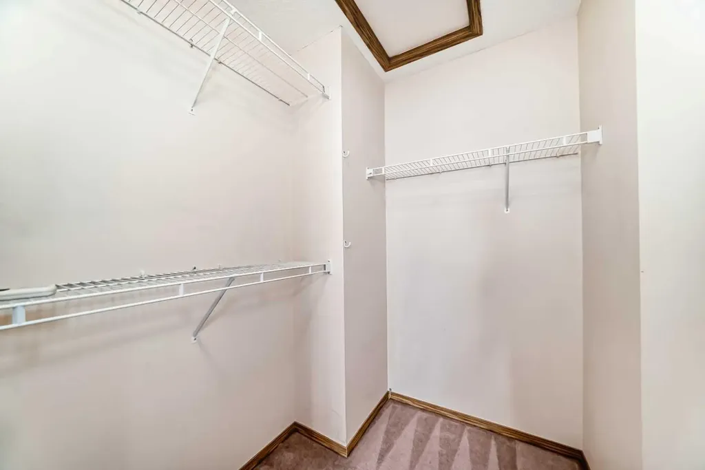 152 Country Hills Villas NW Calgary AB T3K 4S8