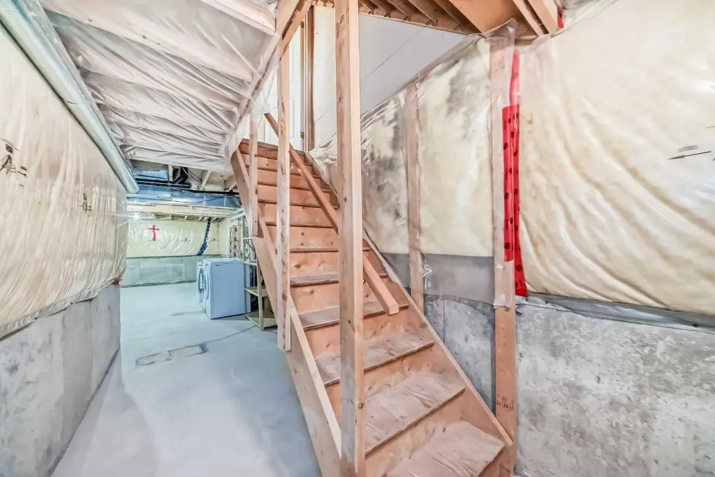 152 Country Hills Villas NW Calgary AB T3K 4S8