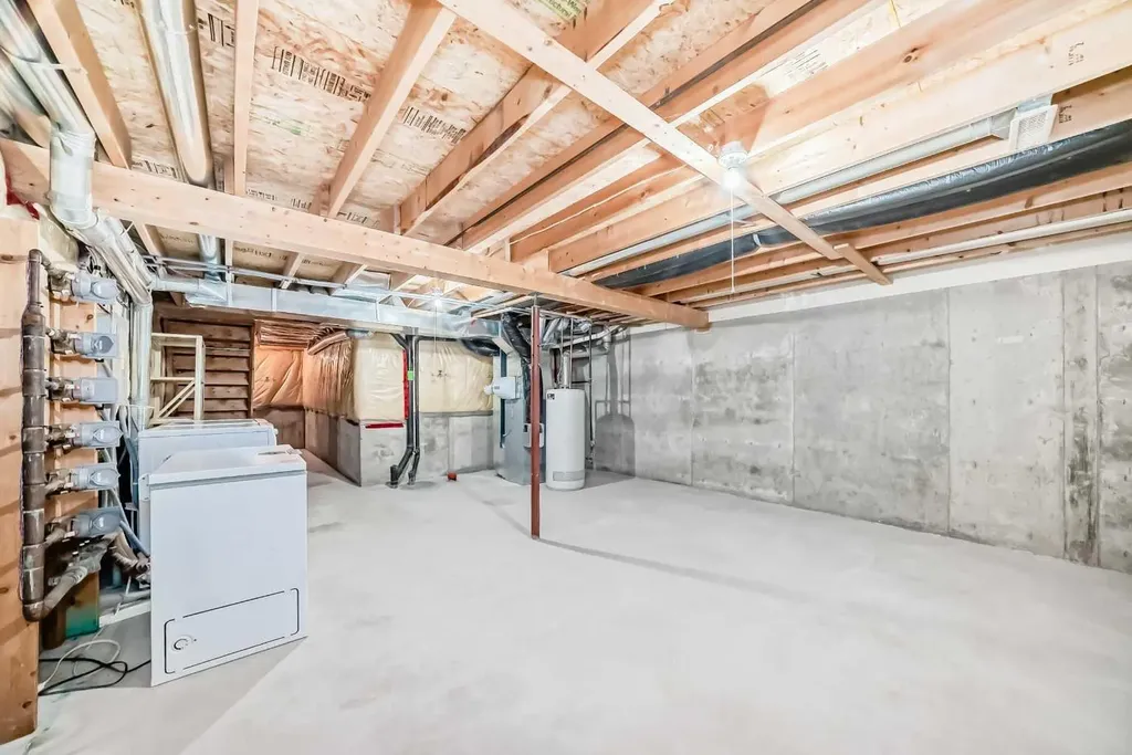152 Country Hills Villas NW Calgary AB T3K 4S8