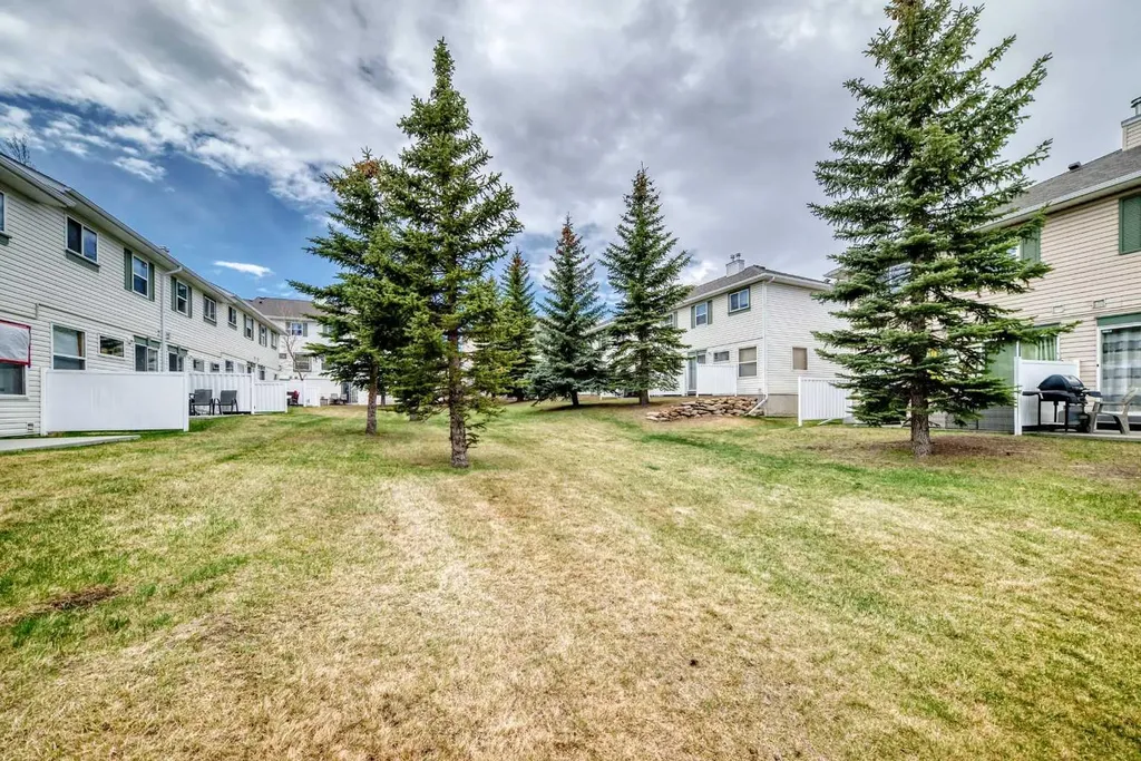 152 Country Hills Villas NW Calgary AB T3K 4S8