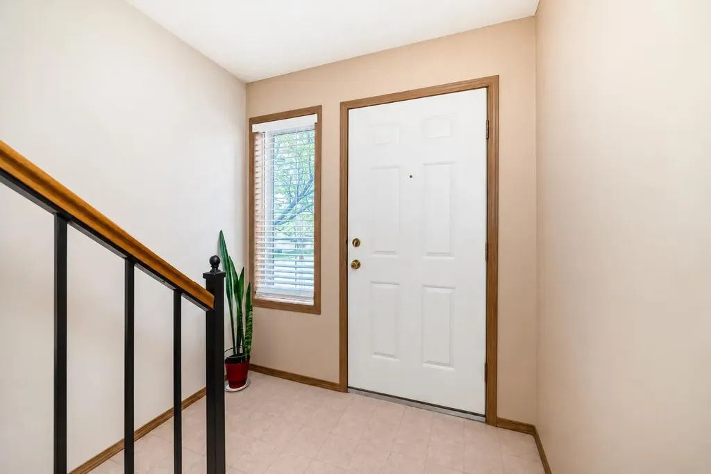 152 Country Hills Villas NW Calgary AB T3K 4S8