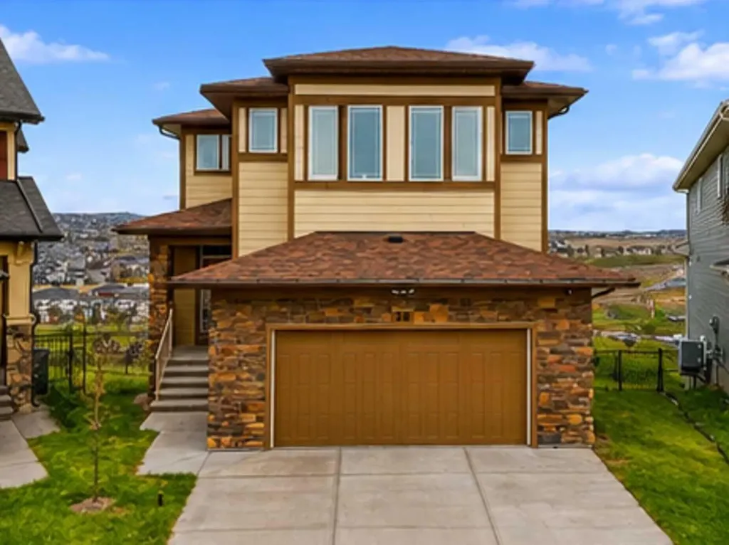 30 Evansborough View NW Calgary AB T3P 0R2