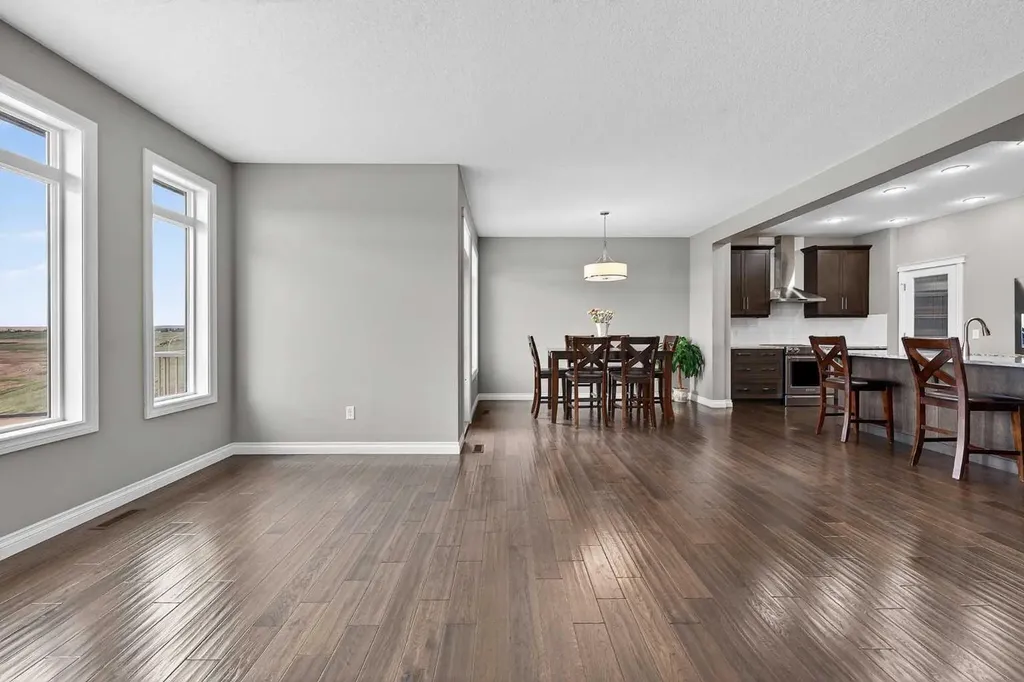 30 Evansborough View NW Calgary AB T3P 0R2