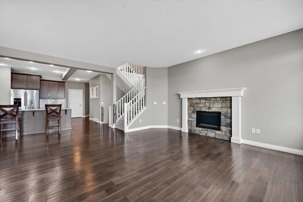 30 Evansborough View NW Calgary AB T3P 0R2