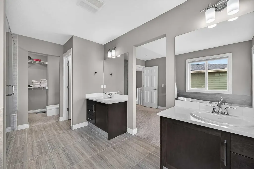 30 Evansborough View NW Calgary AB T3P 0R2