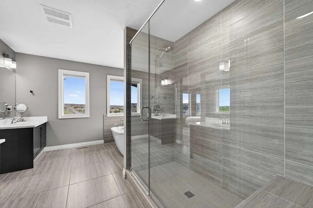 30 Evansborough View NW Calgary AB T3P 0R2
