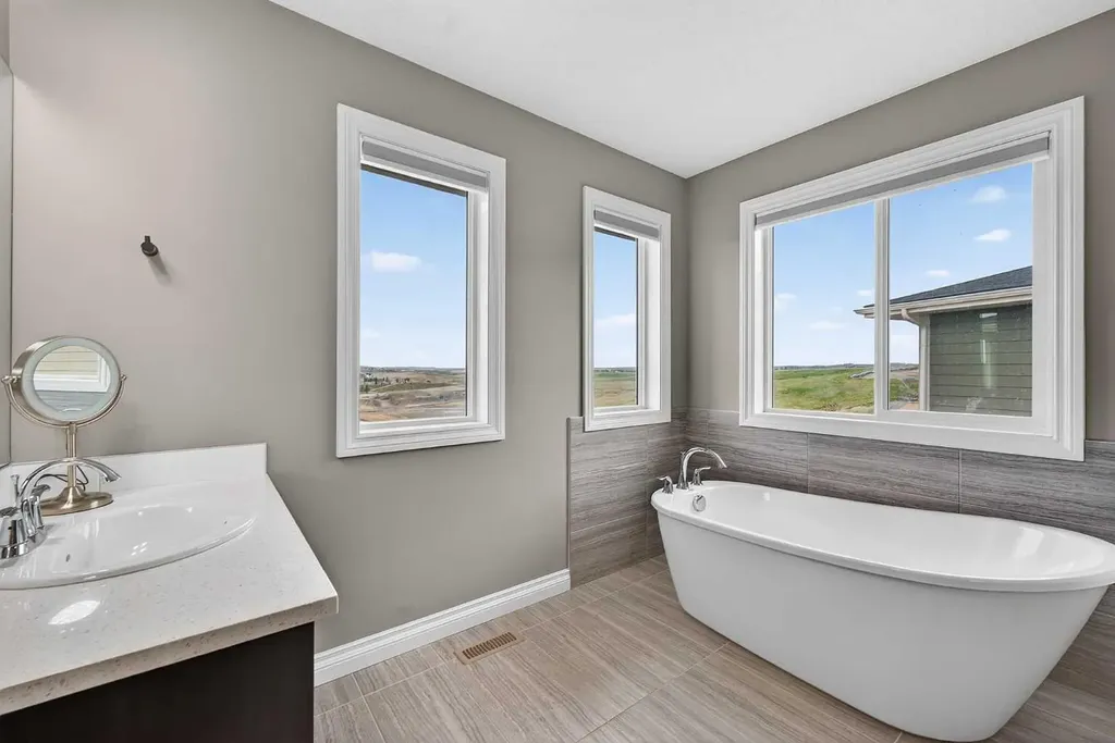 30 Evansborough View NW Calgary AB T3P 0R2