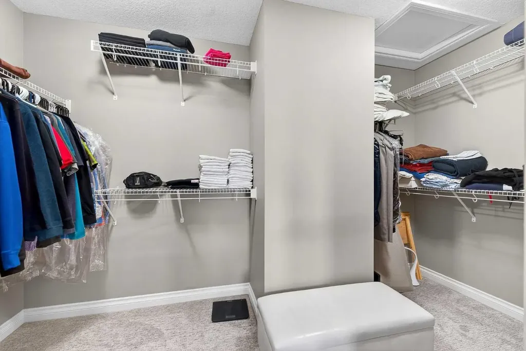 30 Evansborough View NW Calgary AB T3P 0R2