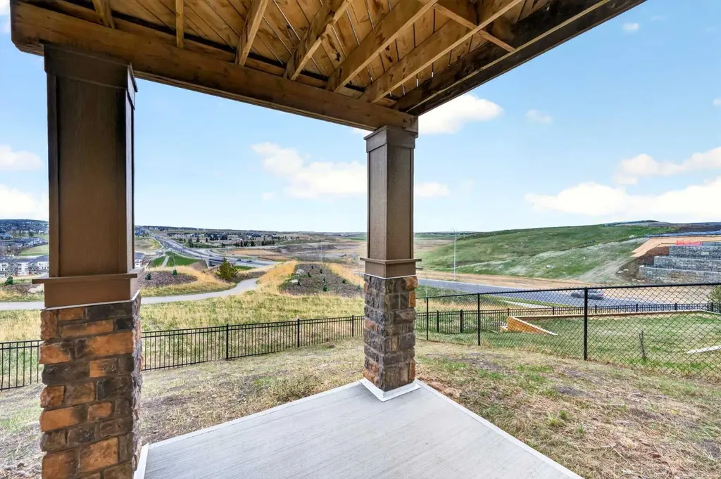 30 Evansborough View NW Calgary AB T3P 0R2