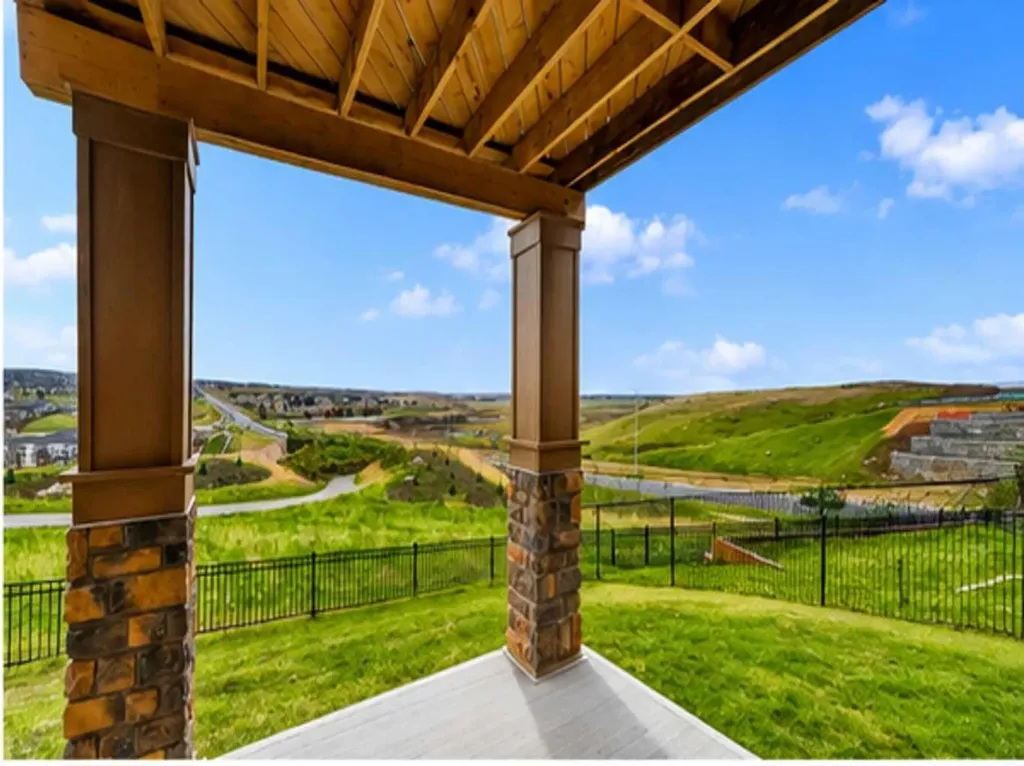30 Evansborough View NW Calgary AB T3P 0R2