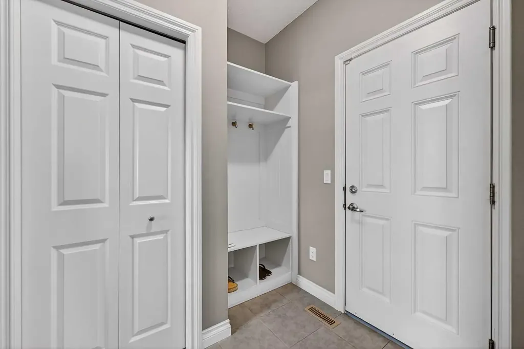 30 Evansborough View NW Calgary AB T3P 0R2