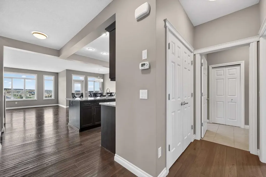 30 Evansborough View NW Calgary AB T3P 0R2