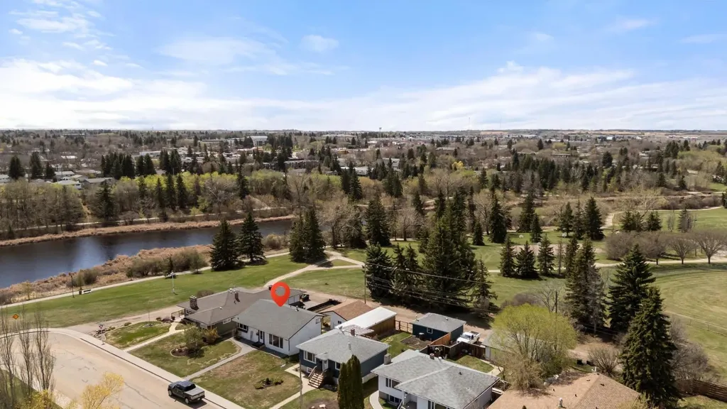4904 58 Street Camrose AB T4V 2G4