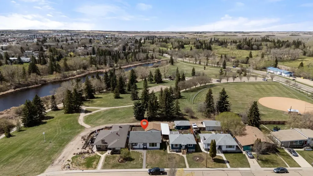 4904 58 Street Camrose AB T4V 2G4