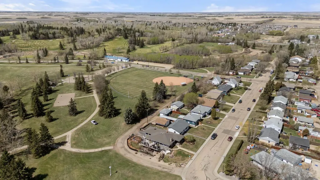4904 58 Street Camrose AB T4V 2G4