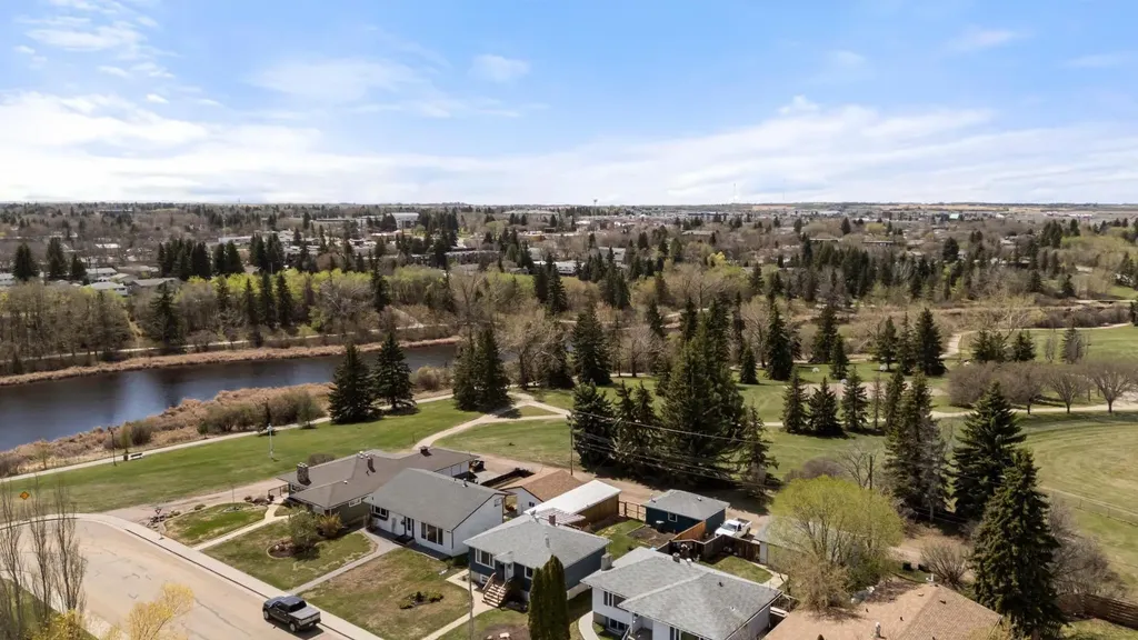 4904 58 Street Camrose AB T4V 2G4