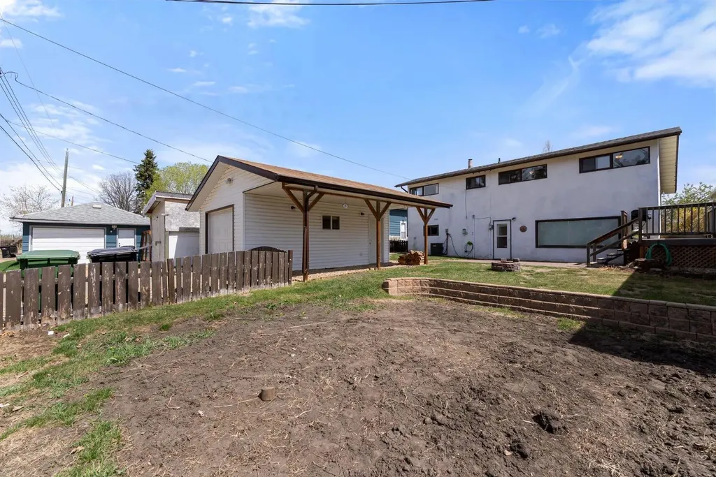 4904 58 Street Camrose AB T4V 2G4