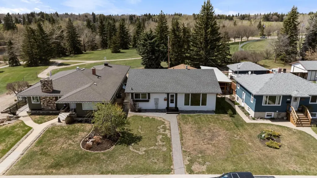 4904 58 Street Camrose AB T4V 2G4