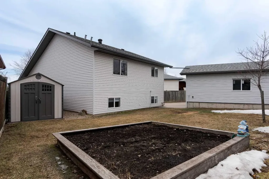 181 Waniandy Way Fort Mcmurray AB T9H 5L8