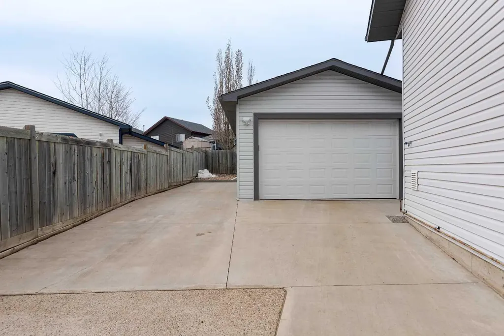 181 Waniandy Way Fort Mcmurray AB T9H 5L8