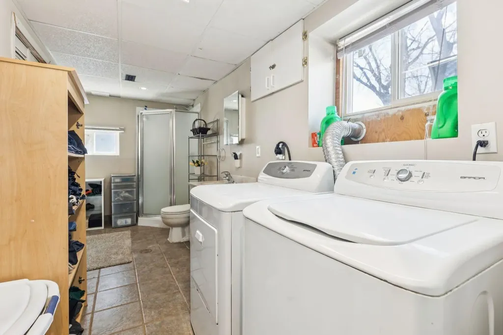 7417 24 Street SE Calgary AB T2C 0Y7