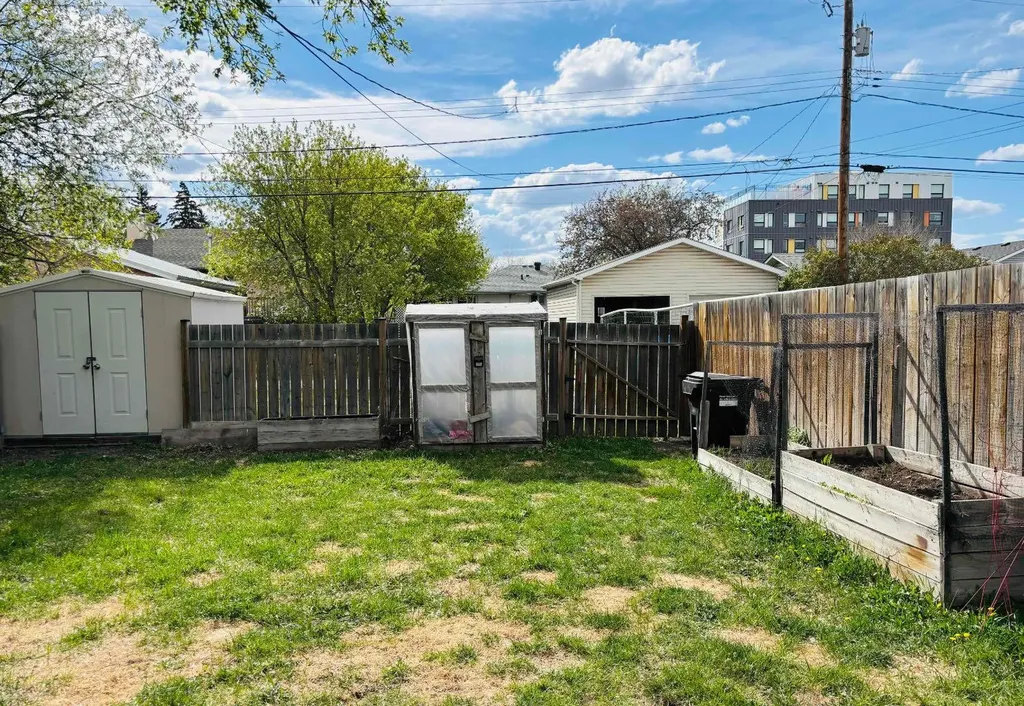 7417 24 Street SE Calgary AB T2C 0Y7