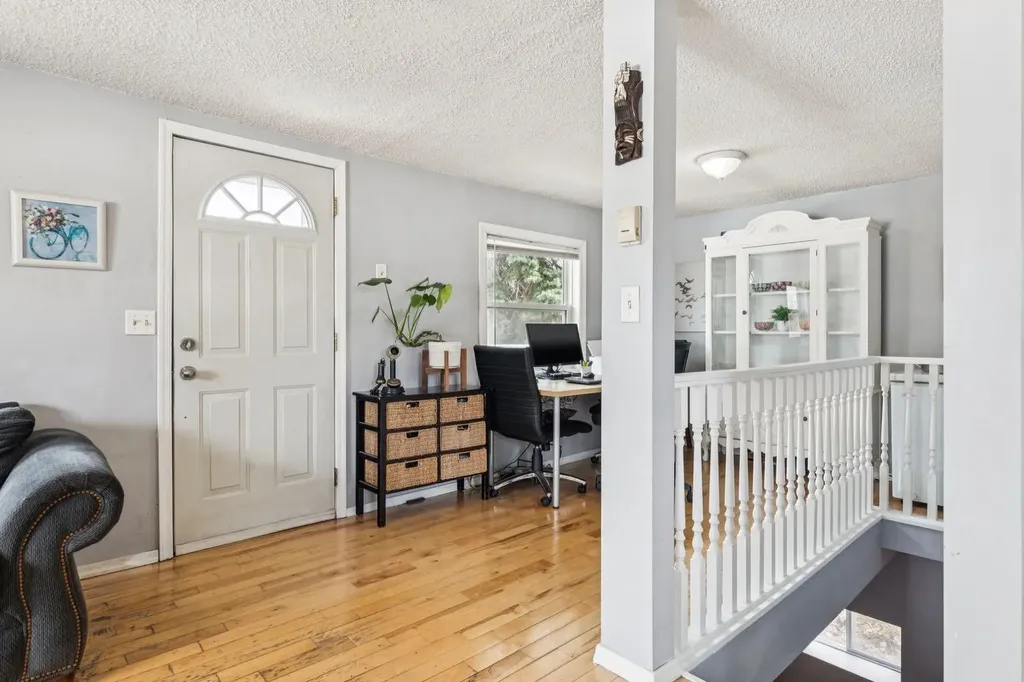 7417 24 Street SE Calgary AB T2C 0Y7