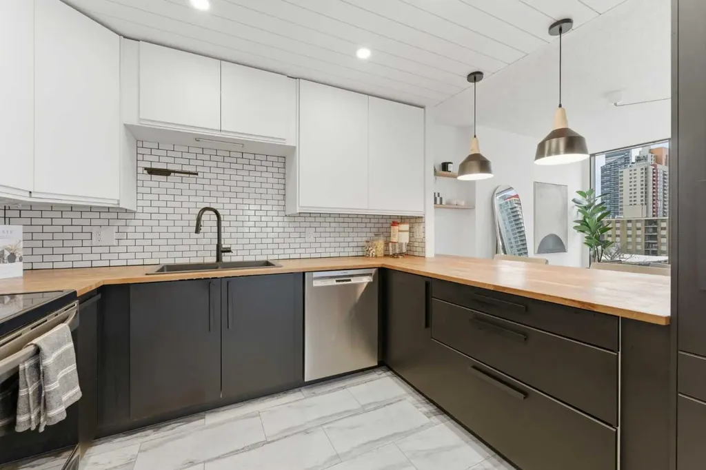 1020 14 Avenue SW Calgary AB T2P 0P1