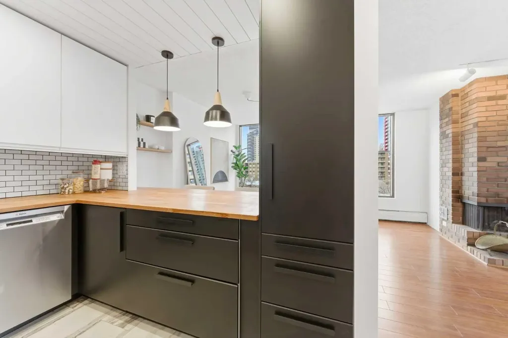 1020 14 Avenue SW Calgary AB T2P 0P1