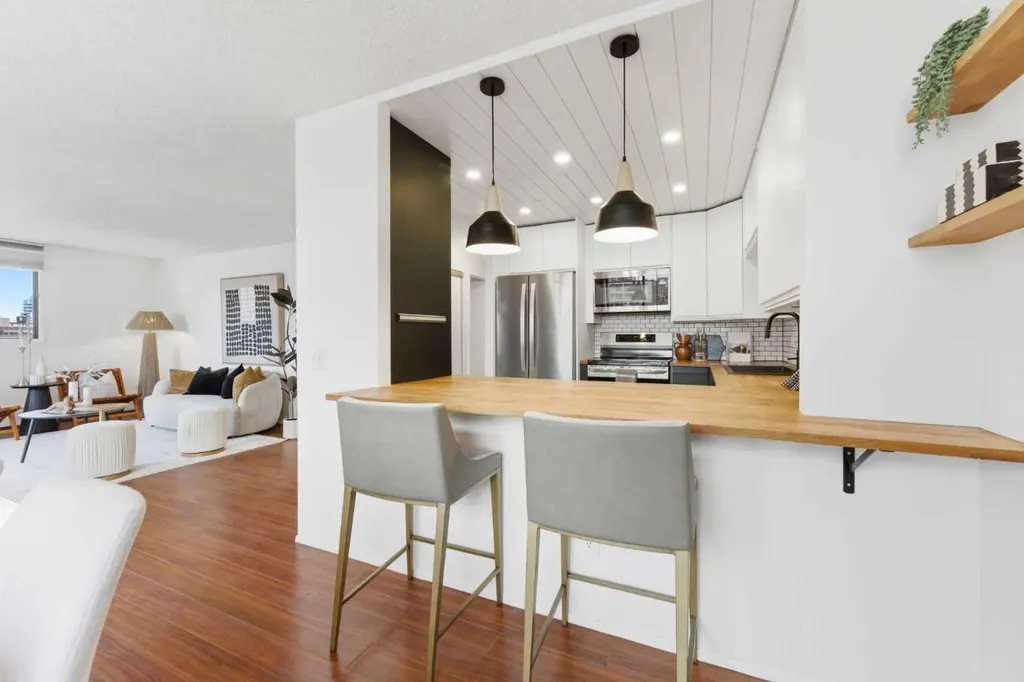 1020 14 Avenue SW Calgary AB T2P 0P1