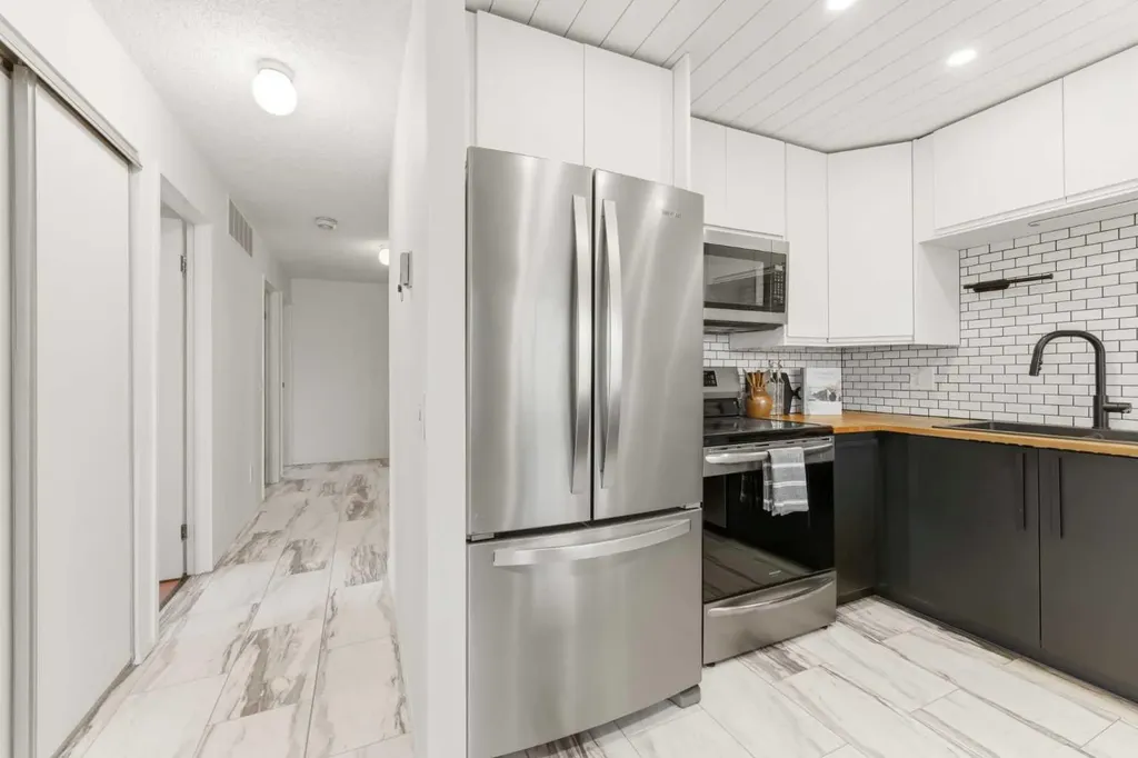 1020 14 Avenue SW Calgary AB T2P 0P1