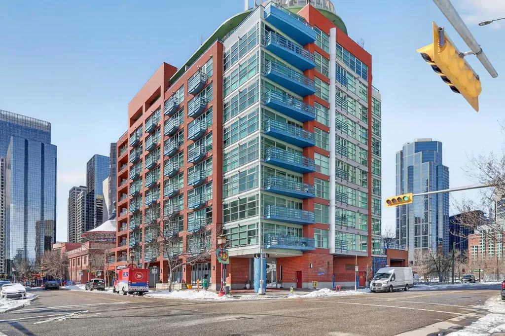 205 Riverfront Avenue SW Calgary AB T2P 5K4